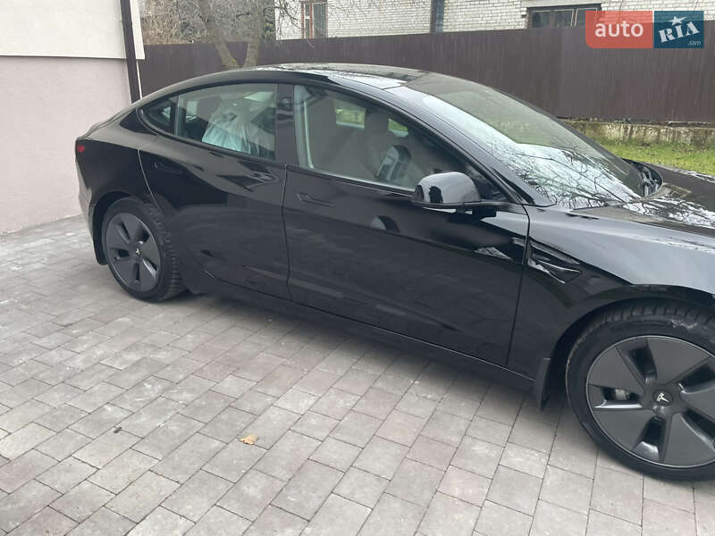Седан Tesla Model 3 2021 в Львове