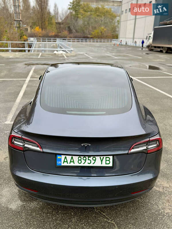 Седан Tesla Model 3 2019 в Киеве
