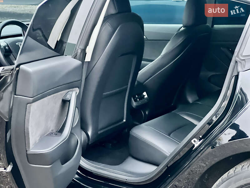 Седан Tesla Model 3 2022 в Киеве фото 15 Седан Tesla Model 3 2022 в Киеве