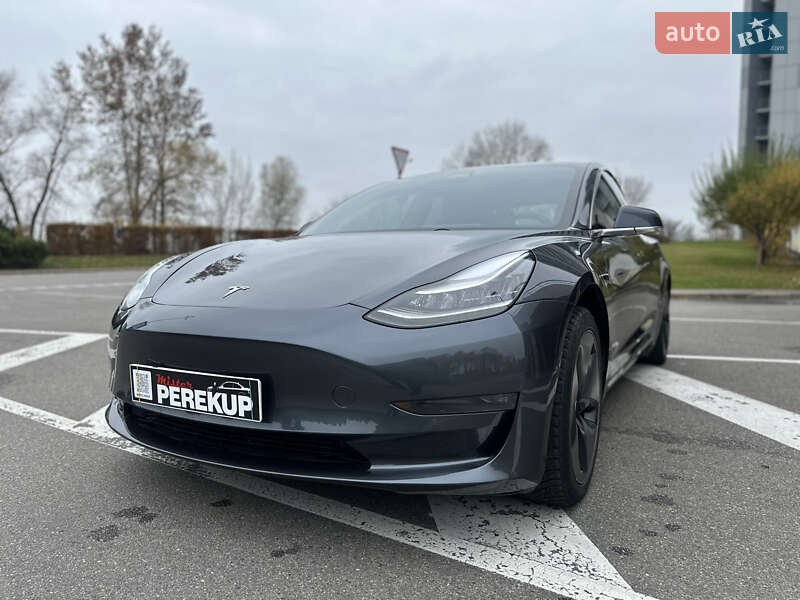 Седан Tesla Model 3 2018 в Киеве