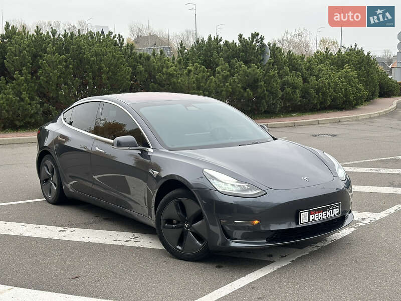 Седан Tesla Model 3 2018 в Киеве