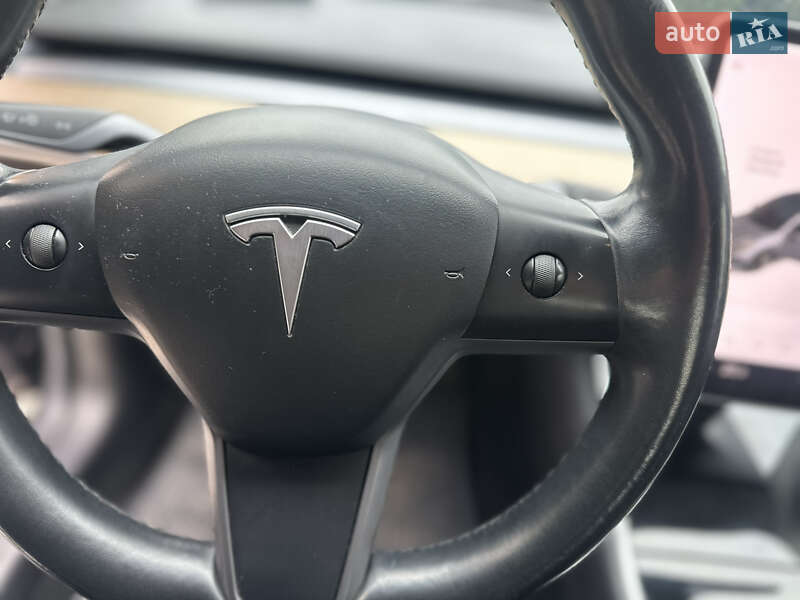 Седан Tesla Model 3 2018 в Киеве