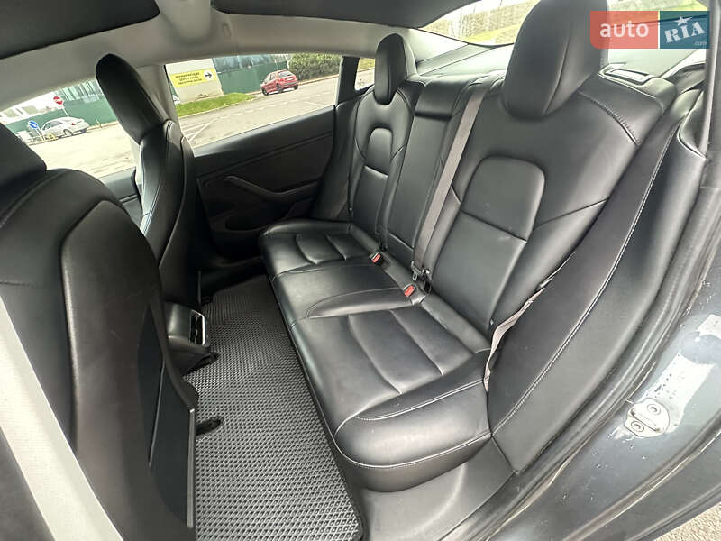 Седан Tesla Model 3 2018 в Киеве