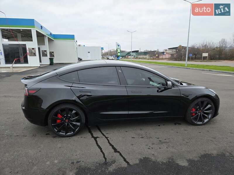Седан Tesla Model 3 2020 в Києві