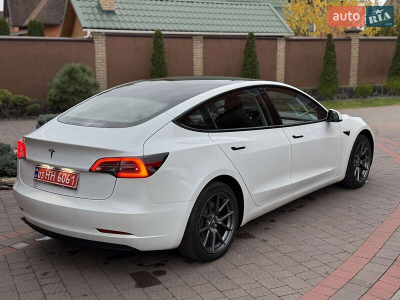 Седан Tesla Model 3 2021 в Луцьку
