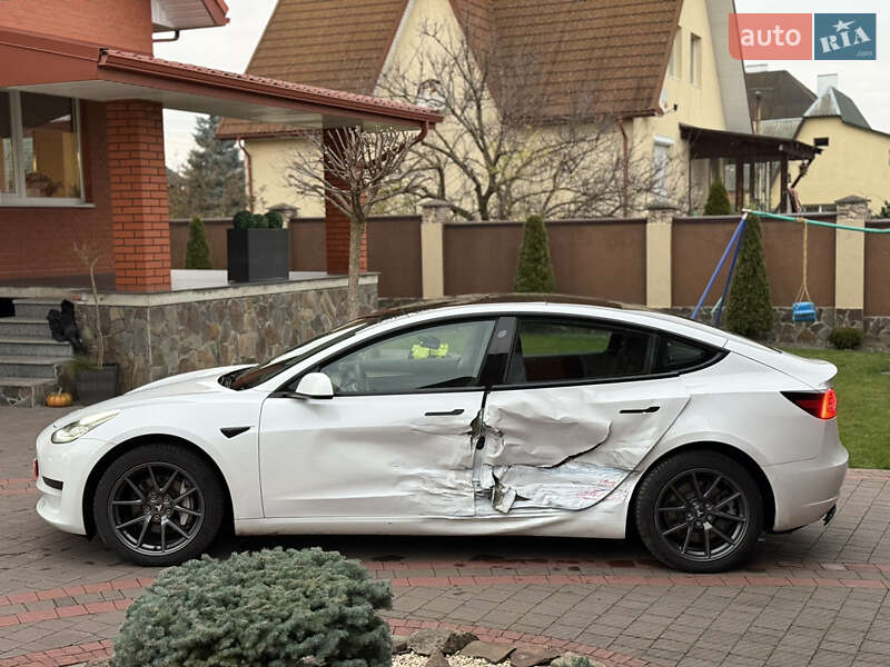 Седан Tesla Model 3 2021 в Луцьку