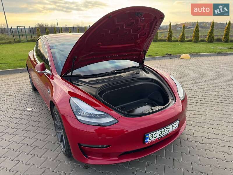 Седан Tesla Model 3 2018 в Луцьку