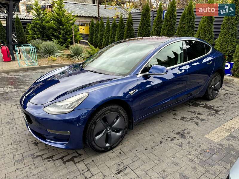 Седан Tesla Model 3 2019 в Білгороді-Дністровському