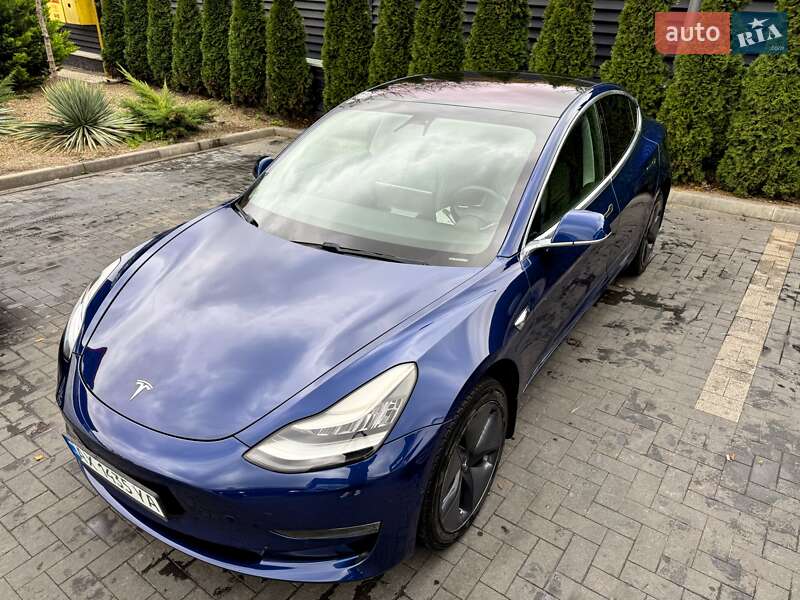 Седан Tesla Model 3 2019 в Білгороді-Дністровському