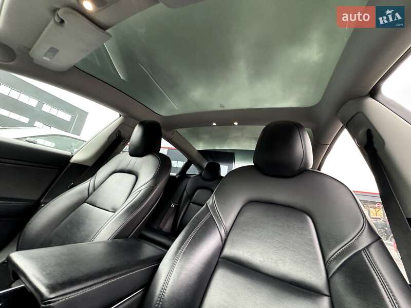 Седан Tesla Model 3 2019 в Білгороді-Дністровському