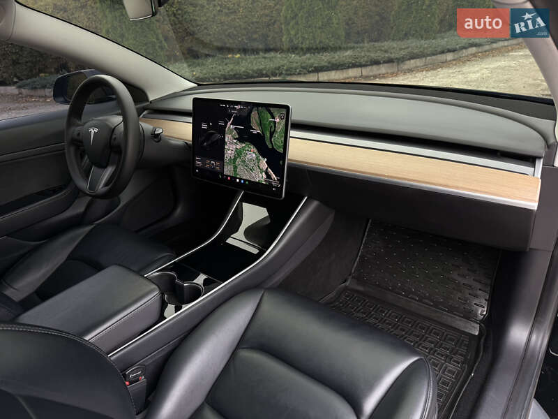 Седан Tesla Model 3 2020 в Дніпрі фото 42 Седан Tesla Model 3 2020 в Дніпрі