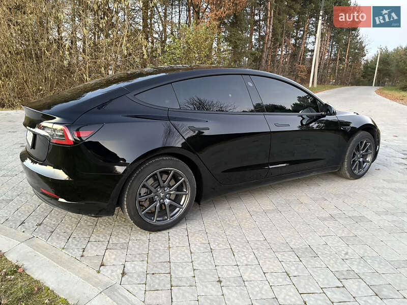 Седан Tesla Model 3 2019 в Львові фото 10 Седан Tesla Model 3 2019 в Львові