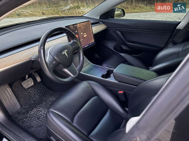 Седан Tesla Model 3 2019 в Львові фото 21 Седан Tesla Model 3 2019 в Львові