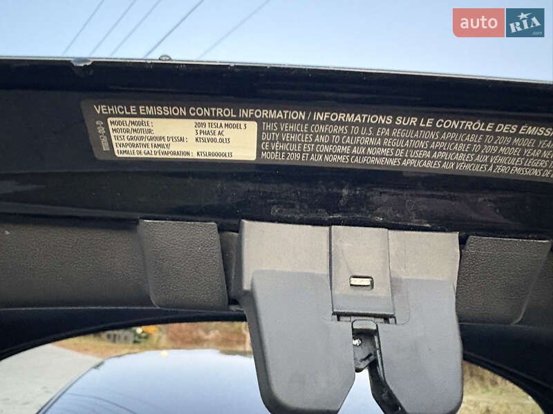 Седан Tesla Model 3 2019 в Львові фото 31 Седан Tesla Model 3 2019 в Львові