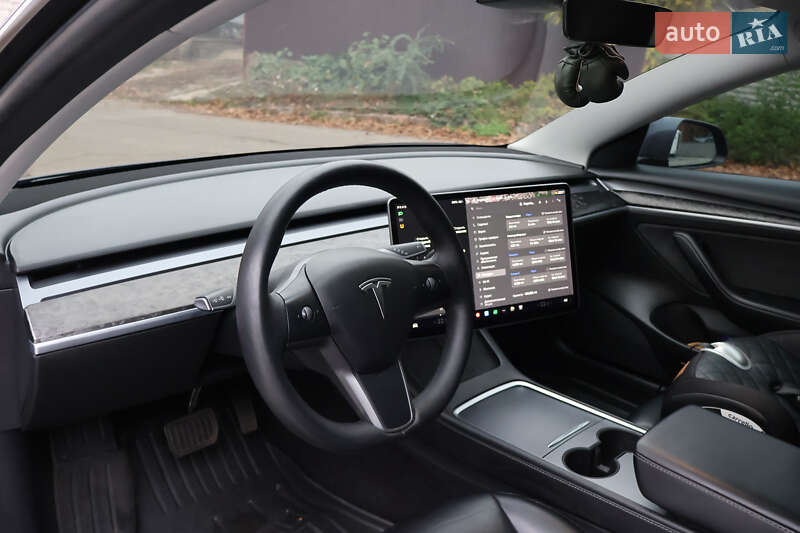 Седан Tesla Model 3 2021 в Дніпрі