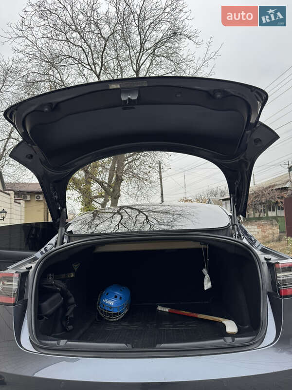 Седан Tesla Model 3 2021 в Дніпрі