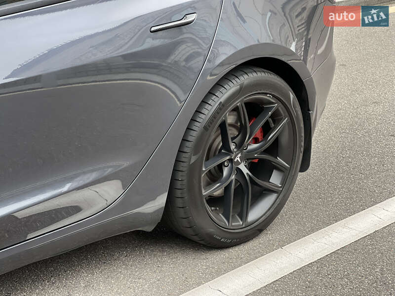 Седан Tesla Model 3 2023 в Киеве фото 14 Седан Tesla Model 3 2023 в Киеве