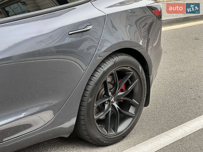 Седан Tesla Model 3 2023 в Киеве фото 15 Седан Tesla Model 3 2023 в Киеве