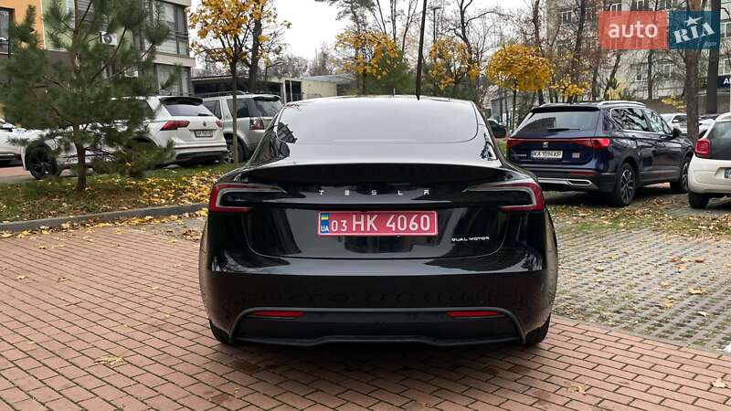 Седан Tesla Model 3 2024 в Києві