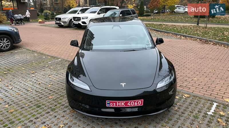 Седан Tesla Model 3 2024 в Києві