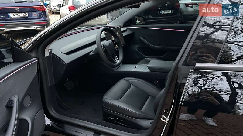 Седан Tesla Model 3 2024 в Києві