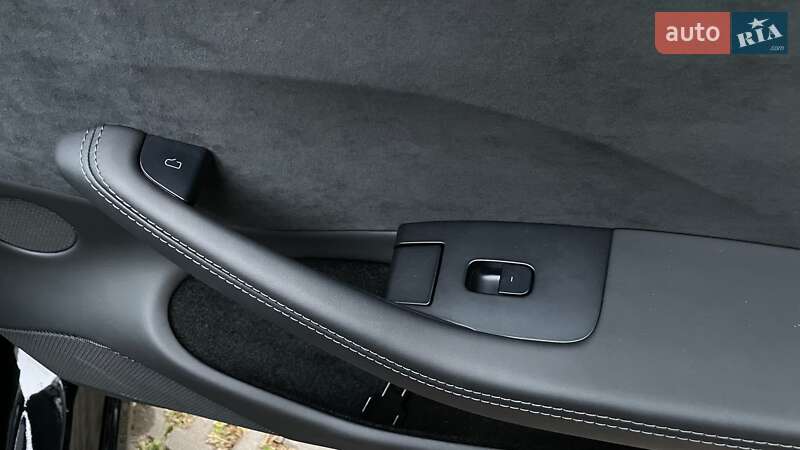 Седан Tesla Model 3 2024 в Києві