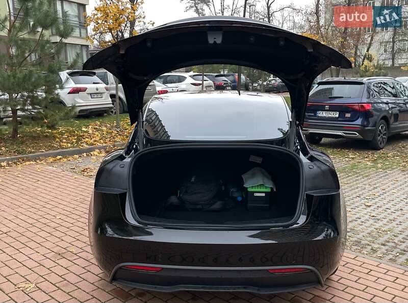 Седан Tesla Model 3 2024 в Києві