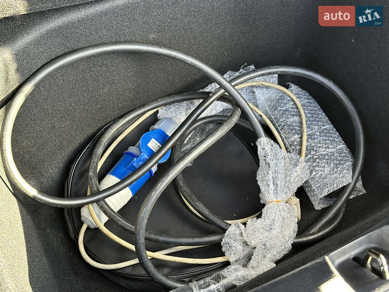 Седан Tesla Model 3 2022 в Мукачево