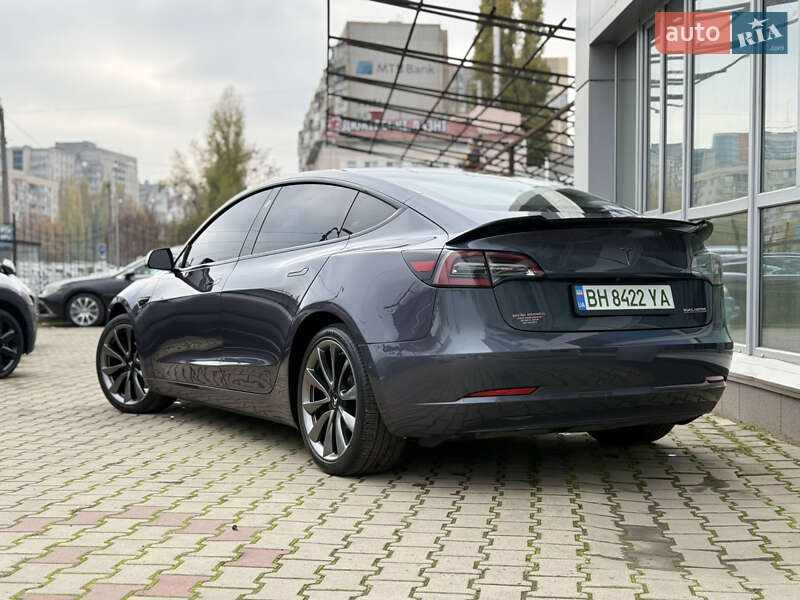 Седан Tesla Model 3 2019 в Одесі