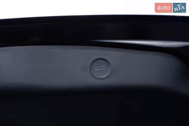 Седан Tesla Model 3 2021 в Львове фото 24 Седан Tesla Model 3 2021 в Львове