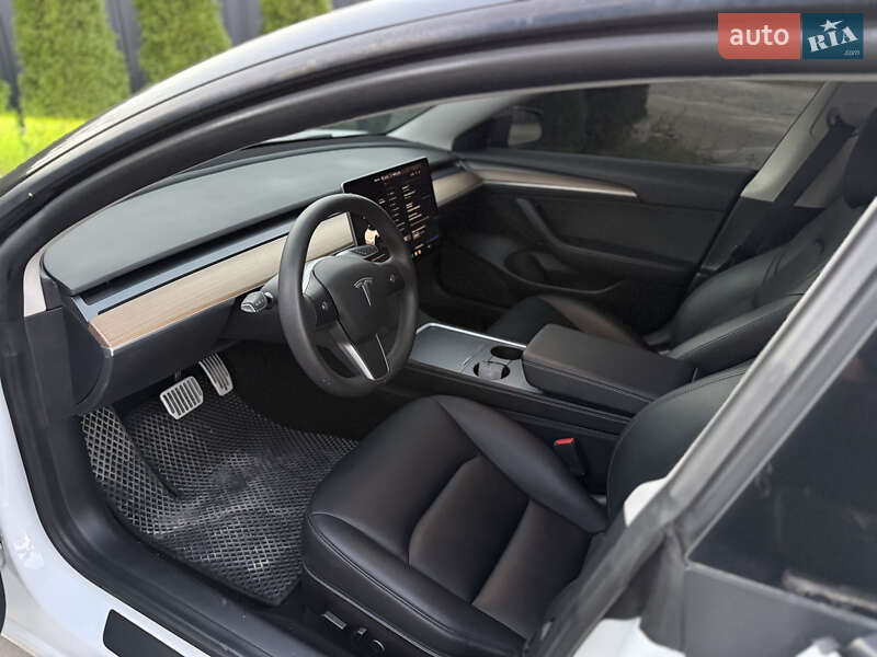 Седан Tesla Model 3 2022 в Вінниці