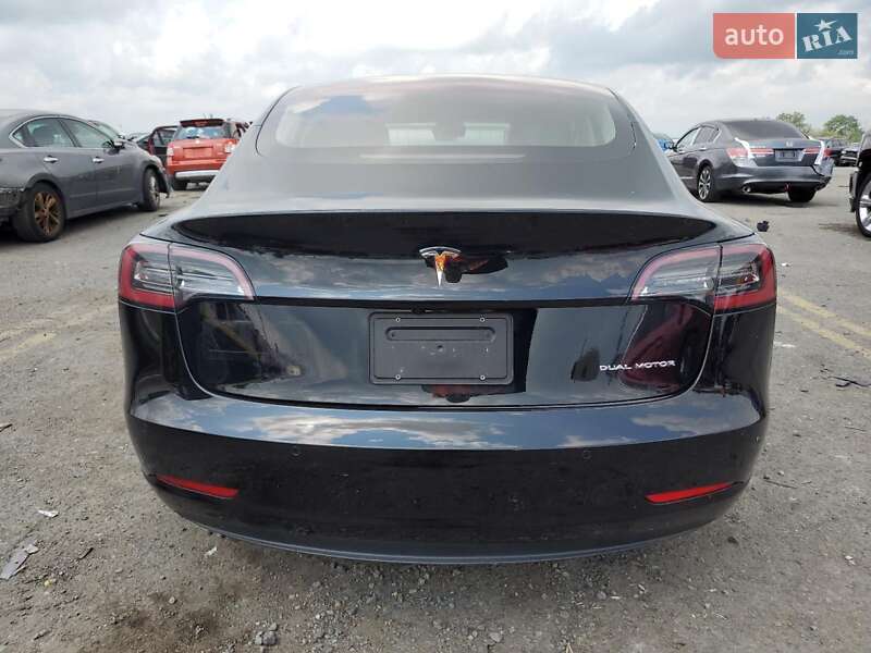 Седан Tesla Model 3 2018 в Самборе