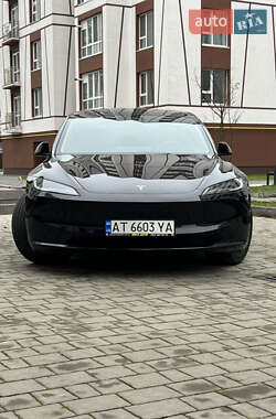 Седан Tesla Model 3 2024 в Ивано-Франковске