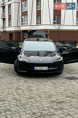 Седан Tesla Model 3 2024 в Ивано-Франковске