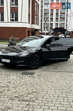 Седан Tesla Model 3 2024 в Ивано-Франковске