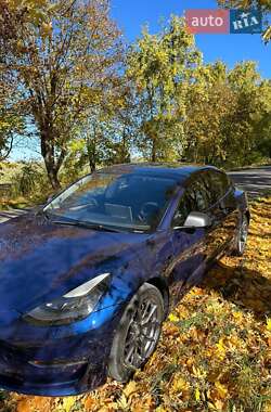 Седан Tesla Model 3 2022 в Львове