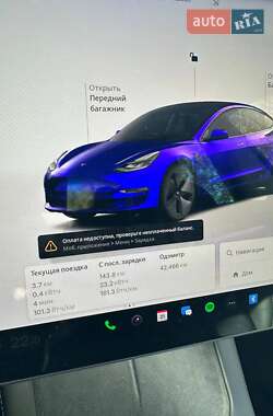 Седан Tesla Model 3 2022 в Львове