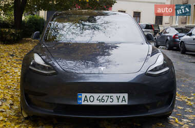 Седан Tesla Model 3 2019 в Ужгороде