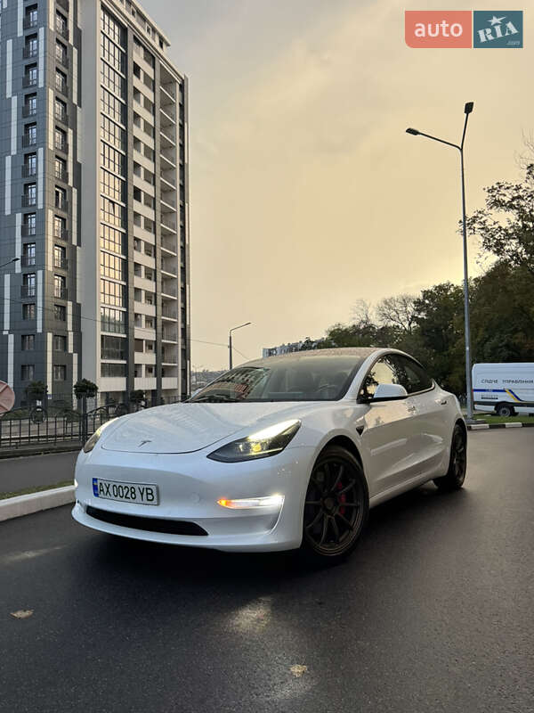 Седан Tesla Model 3 2022 в Харкові