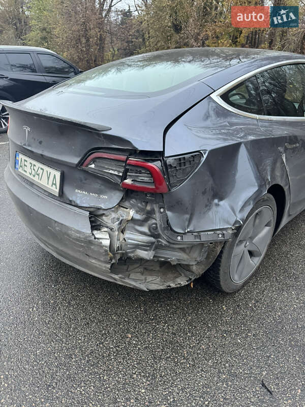 Седан Tesla Model 3 2020 в Днепре