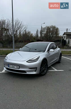 Седан Tesla Model 3 2018 в Киеве