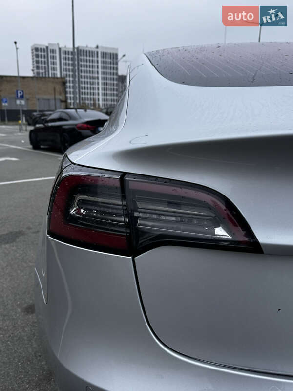 Седан Tesla Model 3 2018 в Киеве