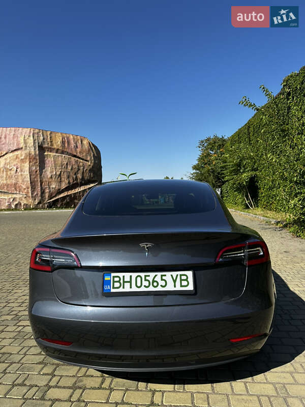 Седан Tesla Model 3 2022 в Одесі