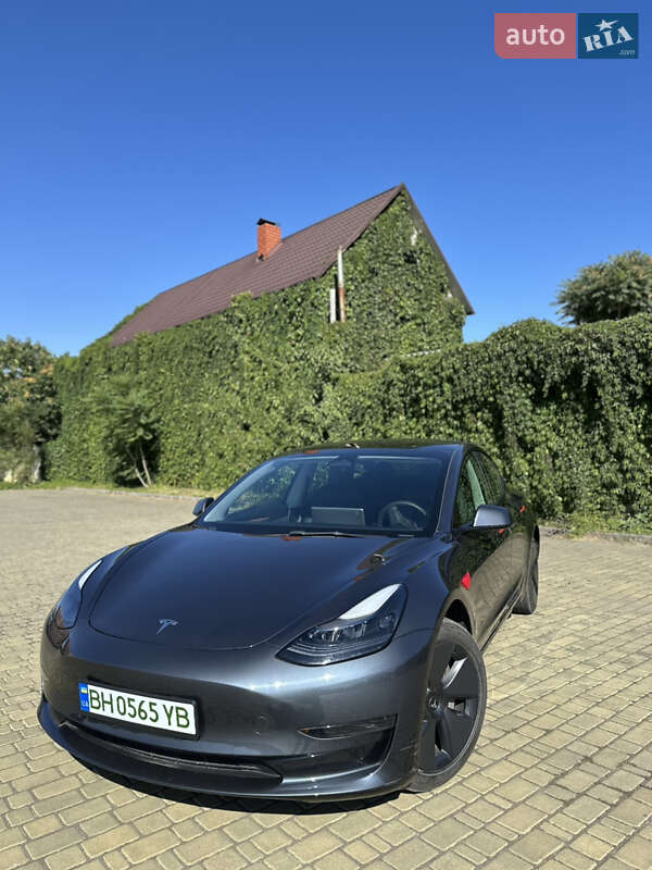 Седан Tesla Model 3 2022 в Одесі