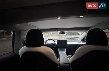 Седан Tesla Model 3 2021 в Каменском