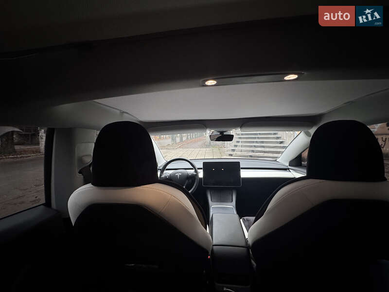 Седан Tesla Model 3 2021 в Каменском