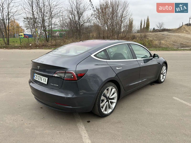 Седан Tesla Model 3 2019 в Прилуках