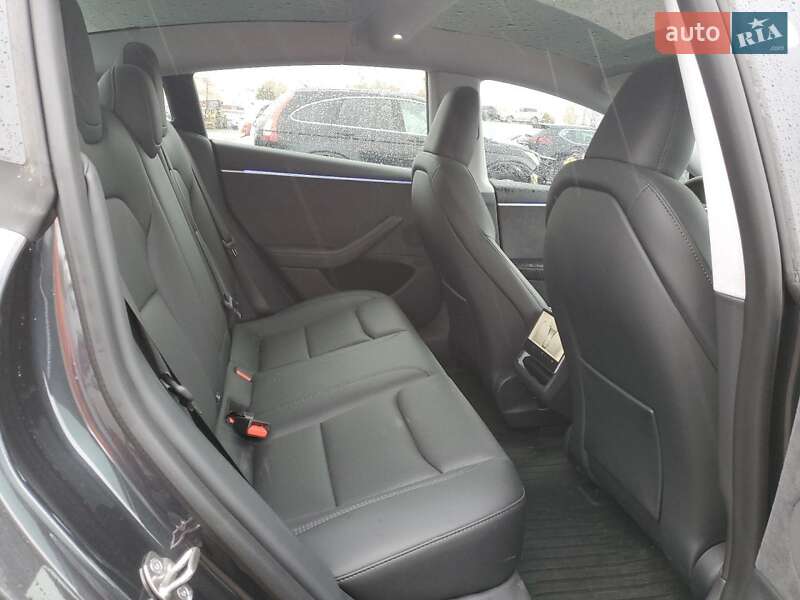 Седан Tesla Model 3 2024 в Києві