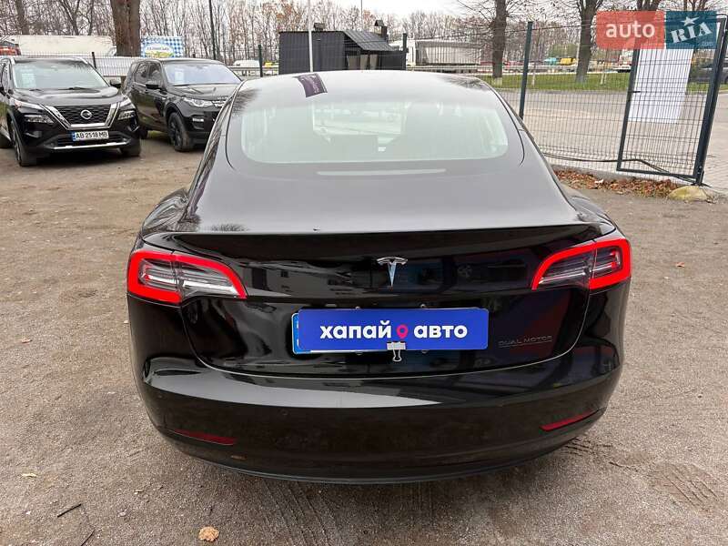 Седан Tesla Model 3 2018 в Виннице