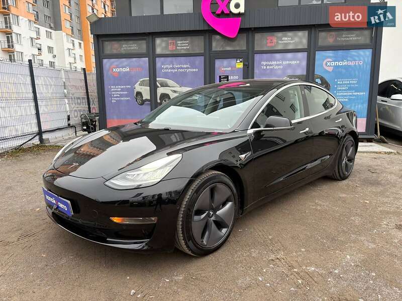 Седан Tesla Model 3 2018 в Виннице